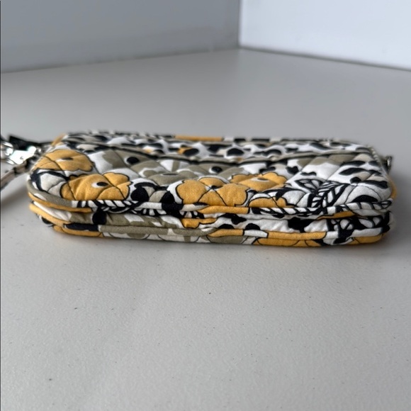 Vera Bradley Go Wild Wristlet Floral Quilted Wristlet Wallet - Picture 4 of 16